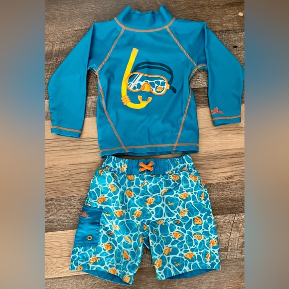 UV Skins Boys 2 piece UPF 50 bathing suit - Picture 2 of 5